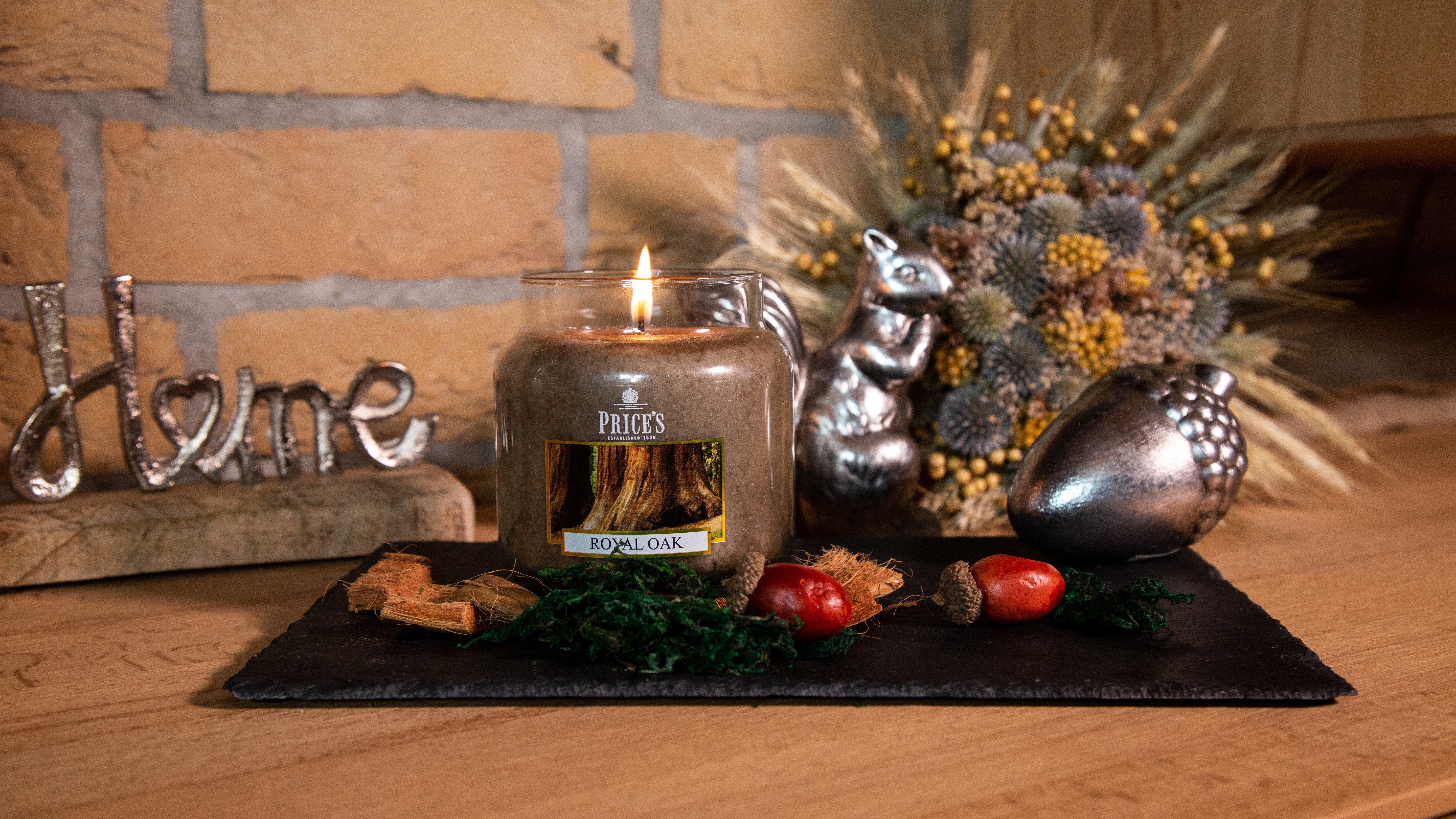 Prices Candle "Royal Oak" 411g  